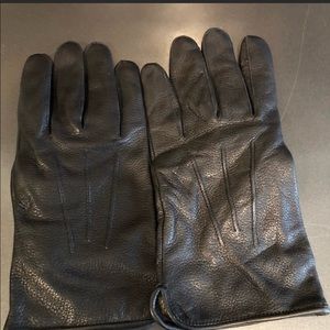 Brand new winter gloves with wool lined